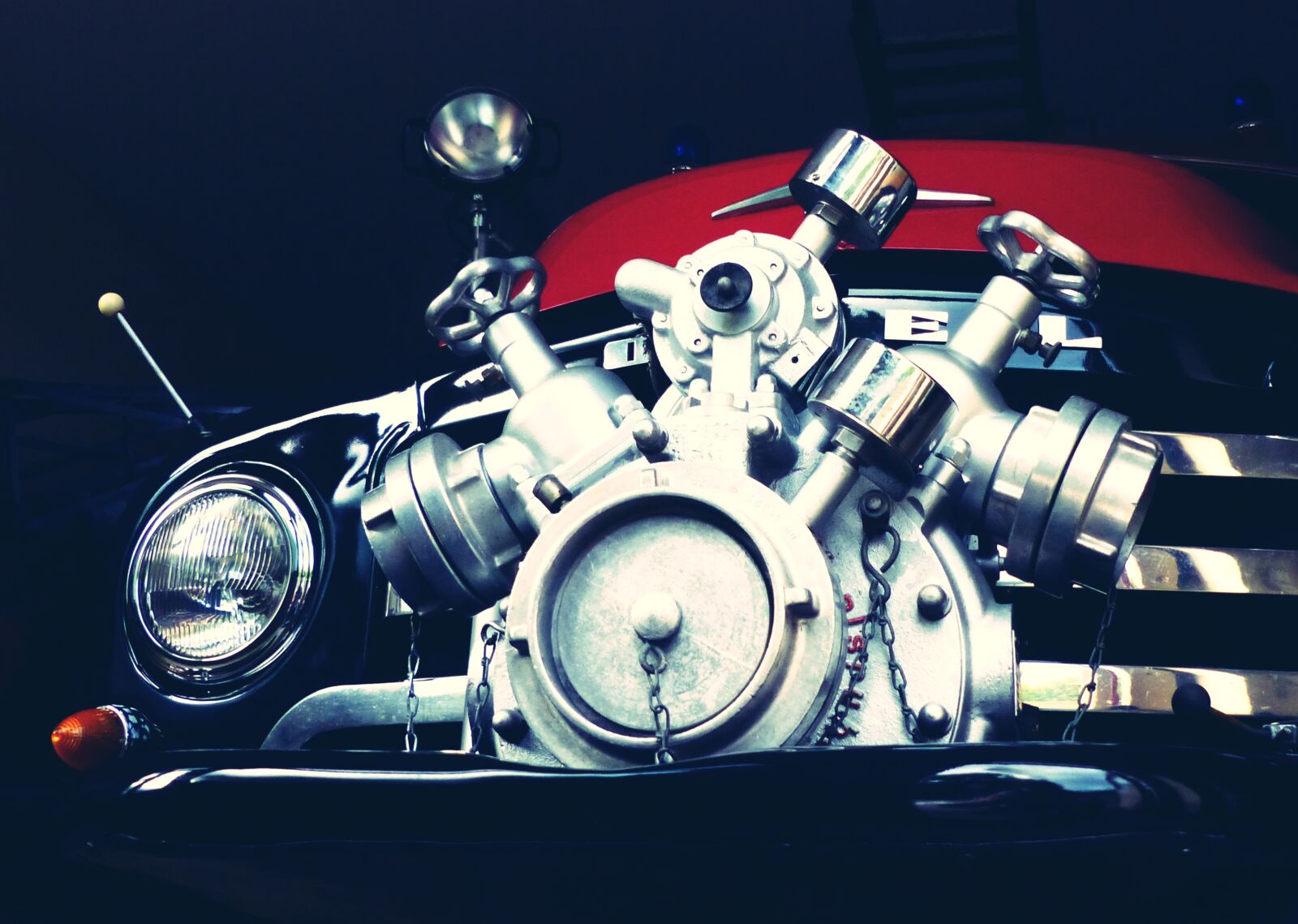 Panasonic Lumix DMC-FZ200 sample photo. Oldtimer, fire, fire truck photography