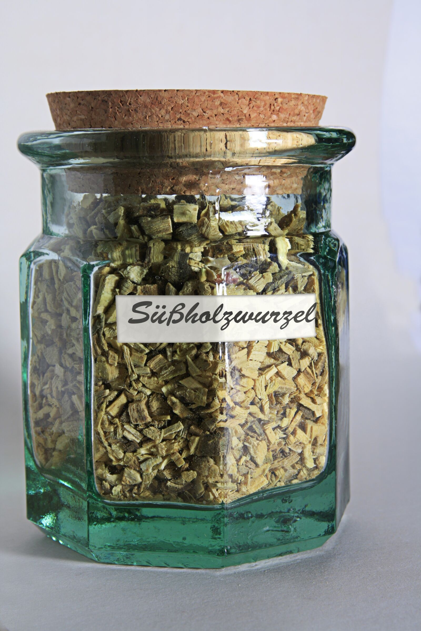 Canon EOS 1000D (EOS Digital Rebel XS / EOS Kiss F) sample photo. Glass sweetener, licorice root photography