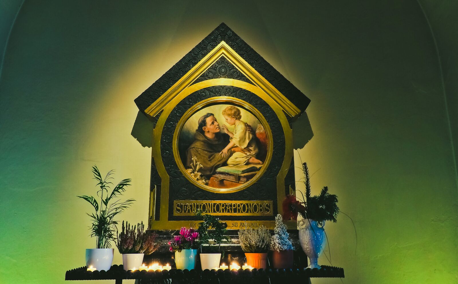 Olympus OM-D E-M10 sample photo. Church, altar, christian photography