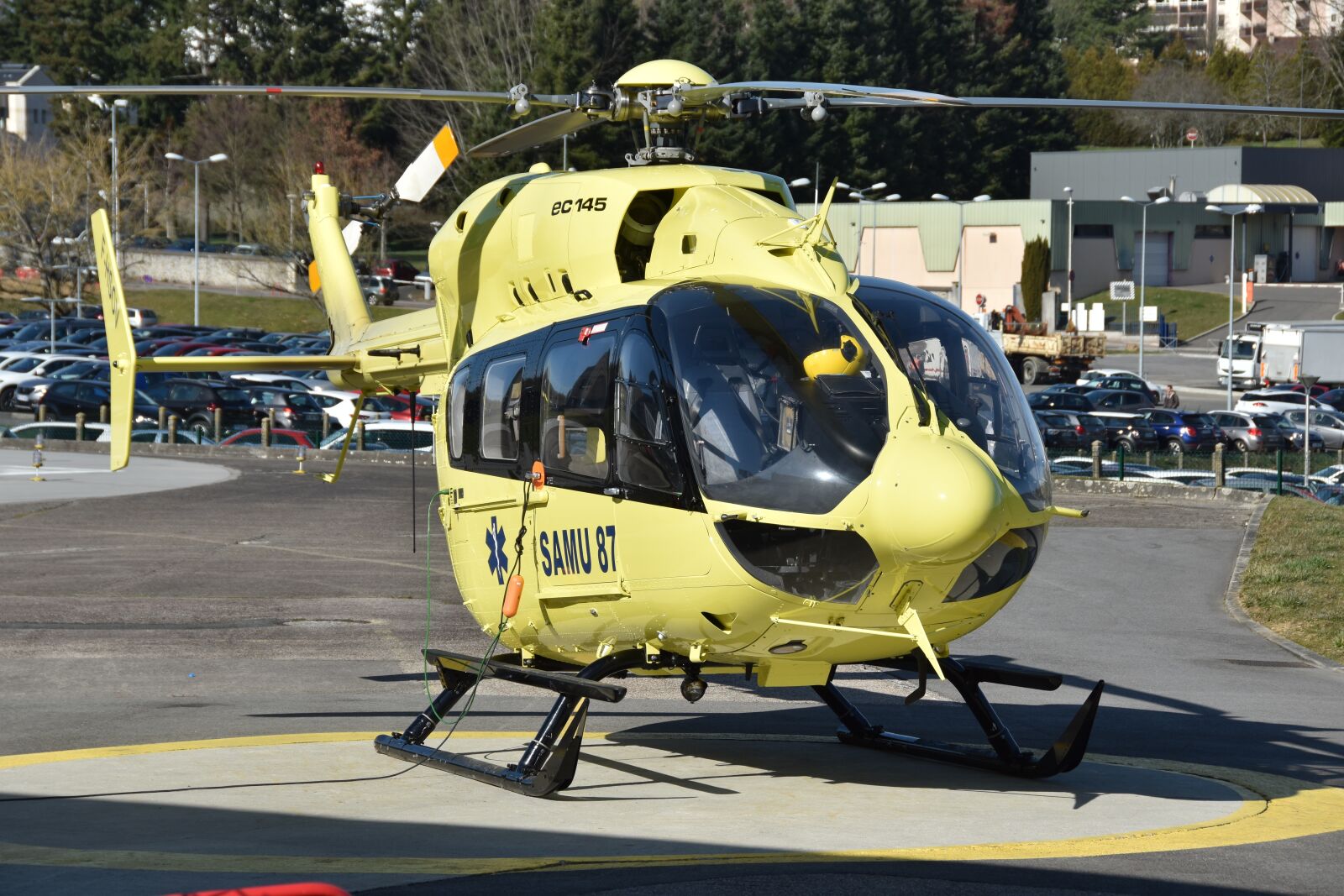 Nikon D5600 sample photo. Helicopter, yellow, propeller photography