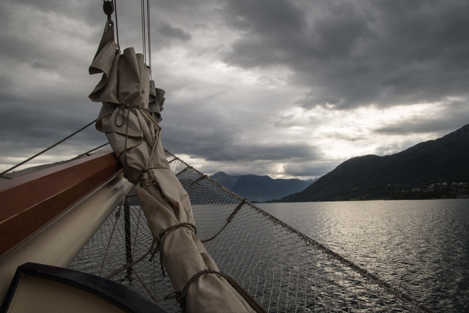 Tamron 16-300mm F3.5-6.3 Di II VC PZD Macro sample photo. Sailing, weather, clouds photography
