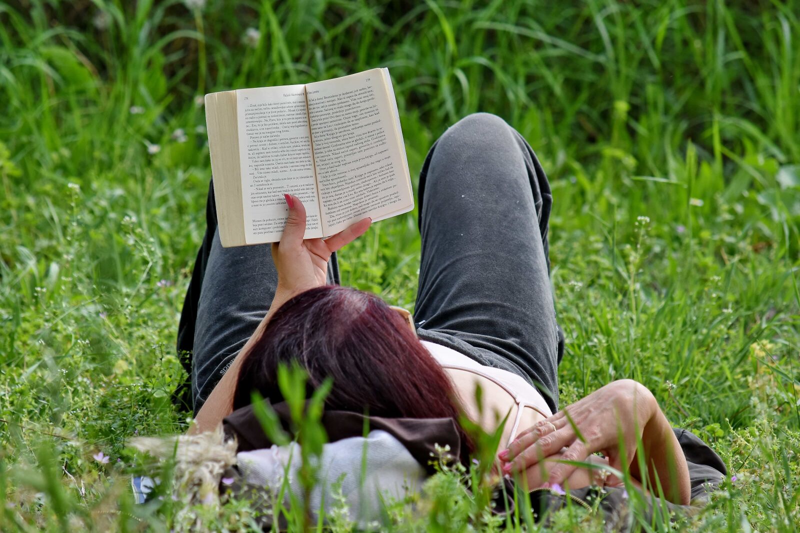 Nikon D5500 sample photo. Book, reading, relaxation, spring photography