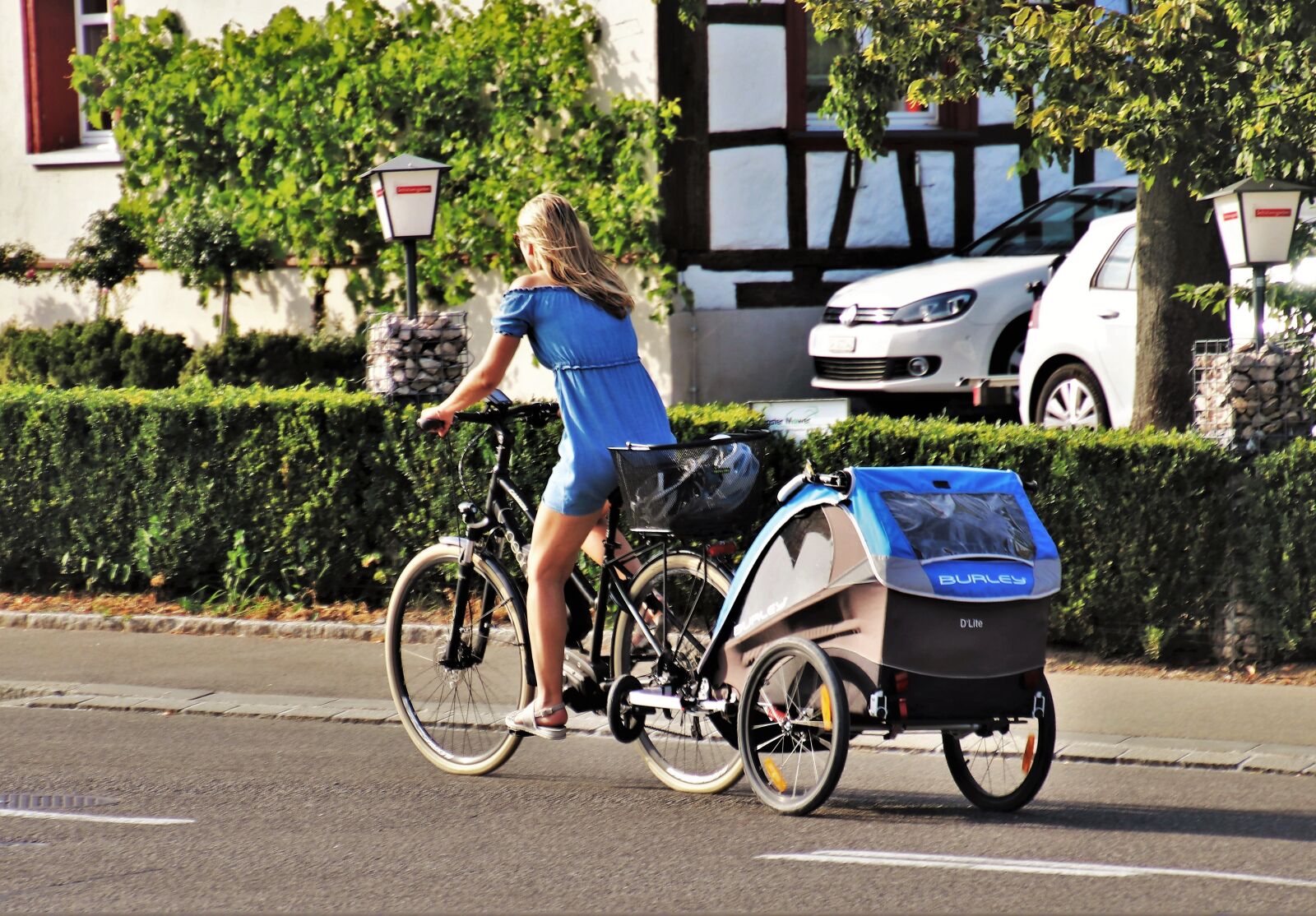 Canon EOS 80D sample photo. Cycling, trailer, bike photography