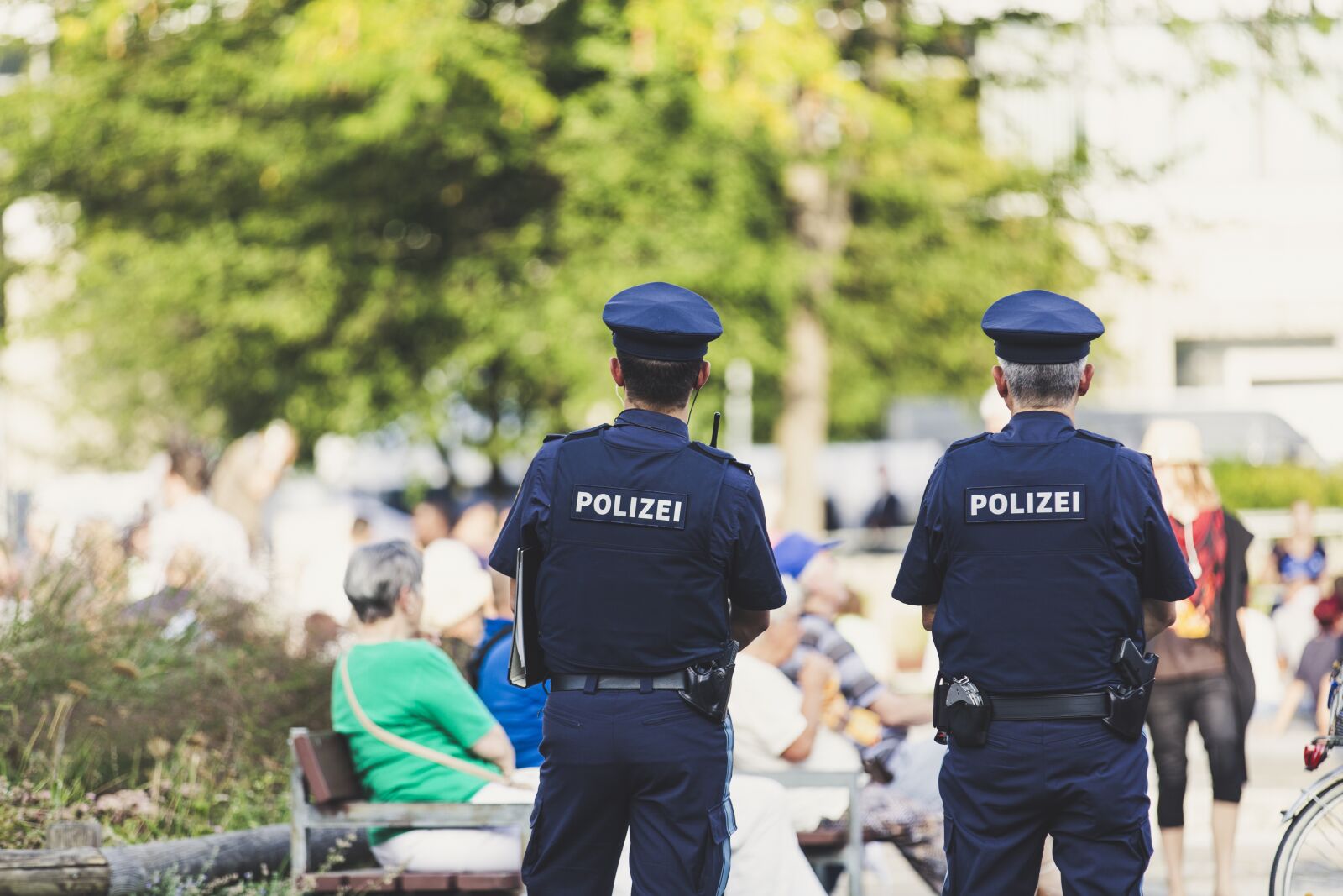 Canon EOS 5D Mark III sample photo. Police, police officers, protection photography