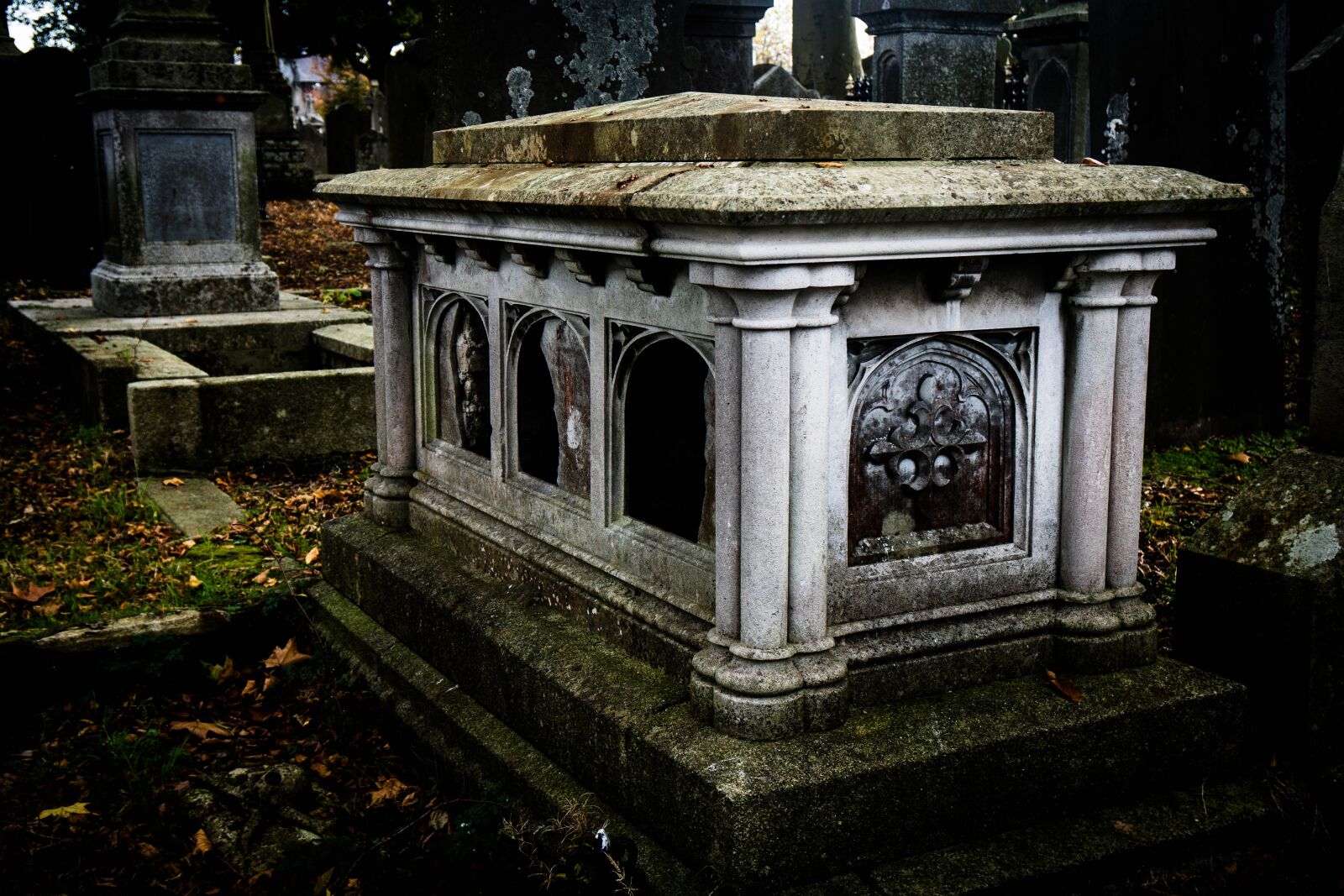 Sony a6500 + Sony Vario-Tessar T* E 16-70mm F4 ZA OSS sample photo. Glasnevin, dublin, ireland photography