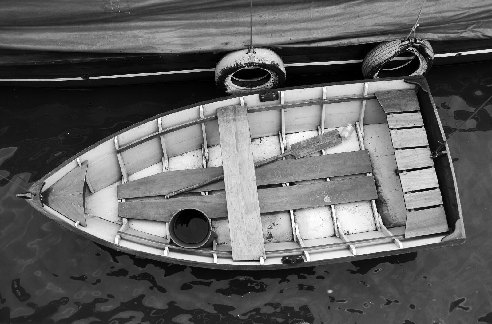 Nikon D7000 sample photo. Boat, bnw, river photography