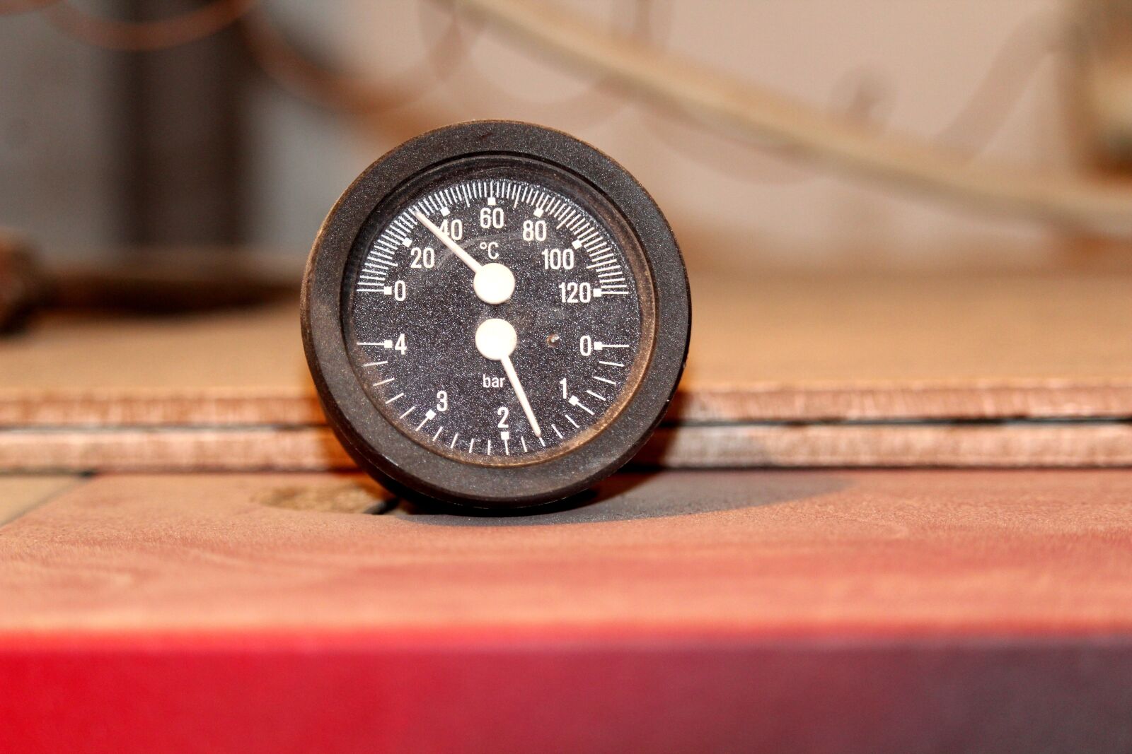 Canon EF-S 55-250mm F4-5.6 IS STM sample photo. Thermometer, cellar, interior photography