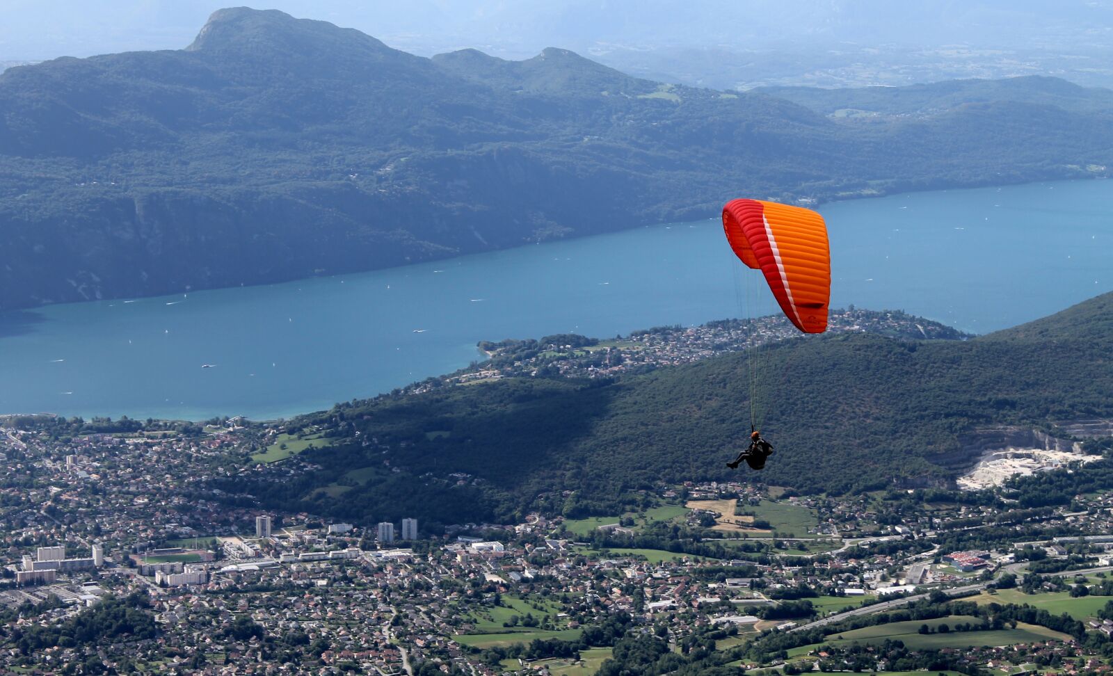 Canon EOS 1100D (EOS Rebel T3 / EOS Kiss X50) sample photo. Paragliding, lac du bourget photography
