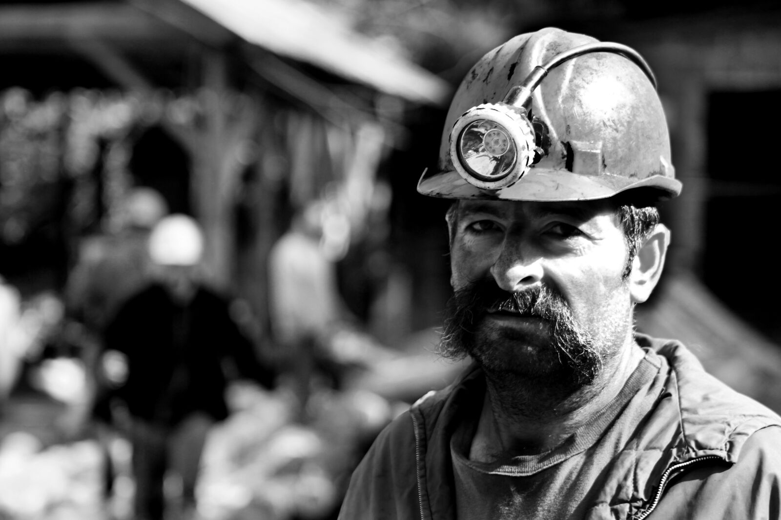 Canon EOS 500D (EOS Rebel T1i / EOS Kiss X3) sample photo. Miner, helmets, coal photography