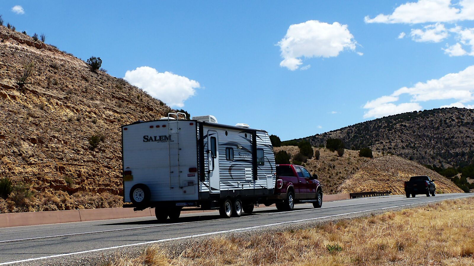 Panasonic Lumix DMC-FZ200 sample photo. Transport, road, caravan photography
