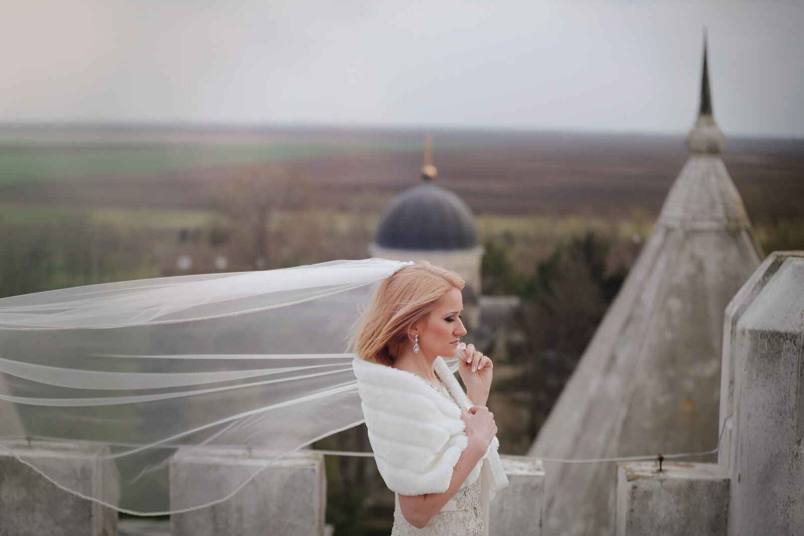Canon EOS 5D Mark III sample photo. Beautiful, bride, castle, dress photography