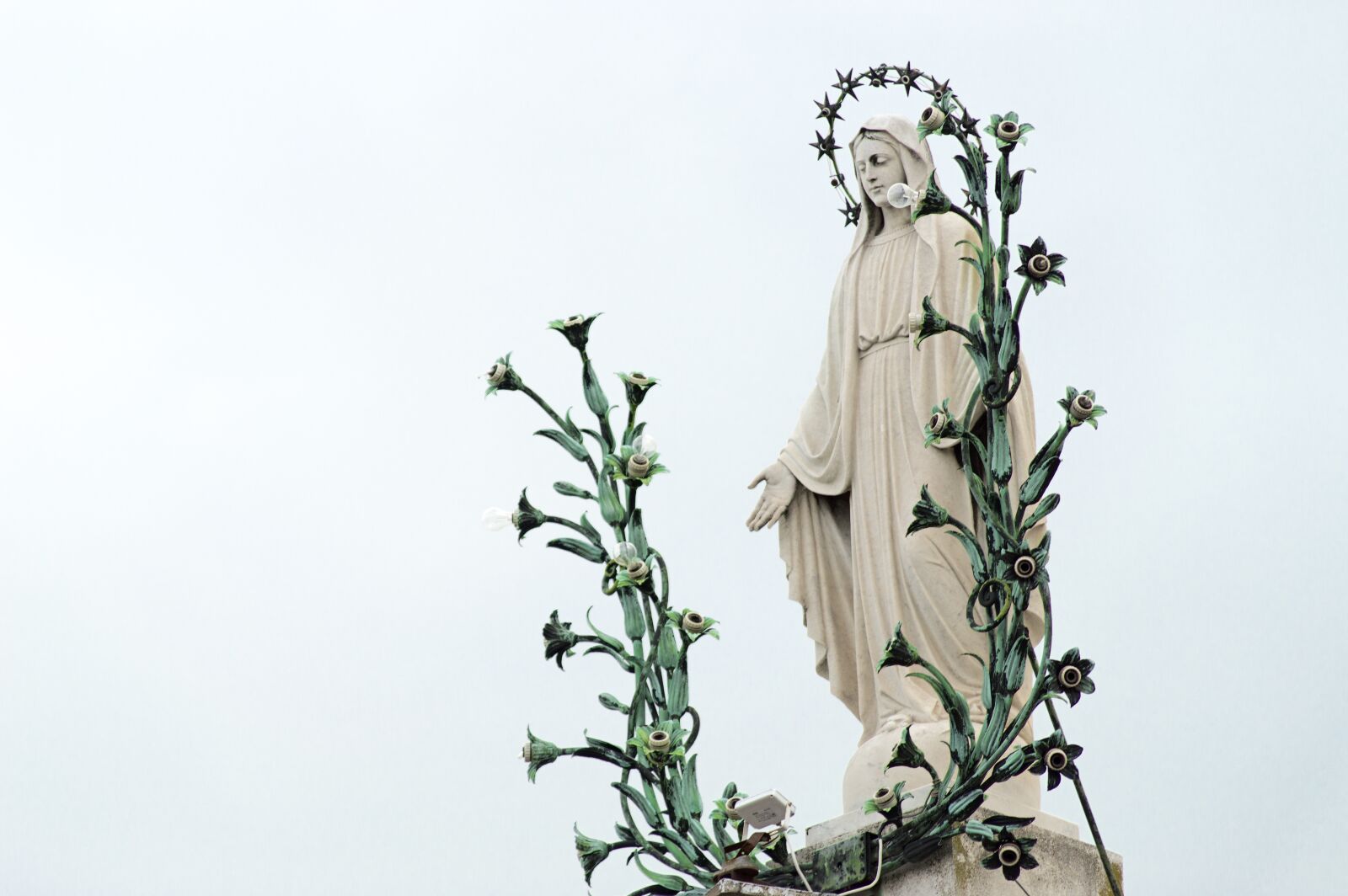 Nikon D3200 sample photo. Madonna, statue, maria photography