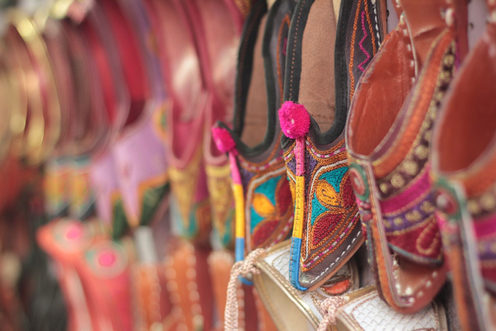 Canon EOS 550D (EOS Rebel T2i / EOS Kiss X4) sample photo. Indian traditional, foot wear photography