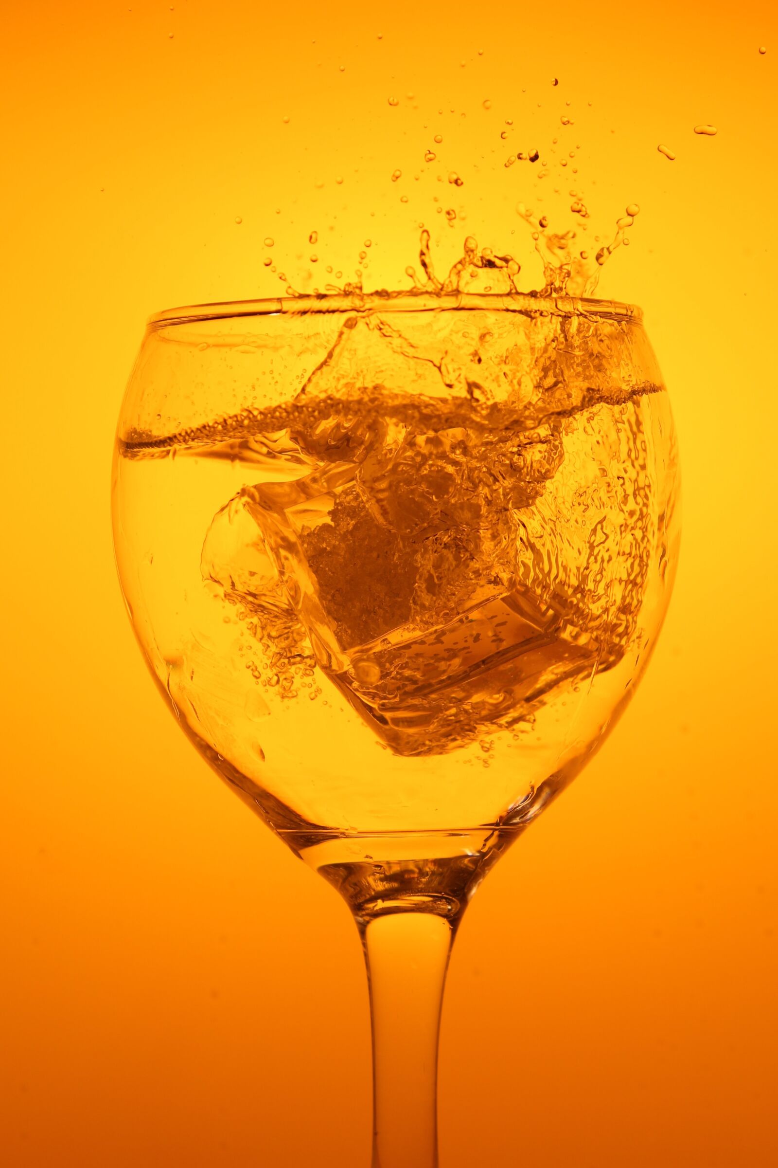 Canon EF-S 18-55mm F3.5-5.6 IS sample photo. Water, ice cubes, ice photography