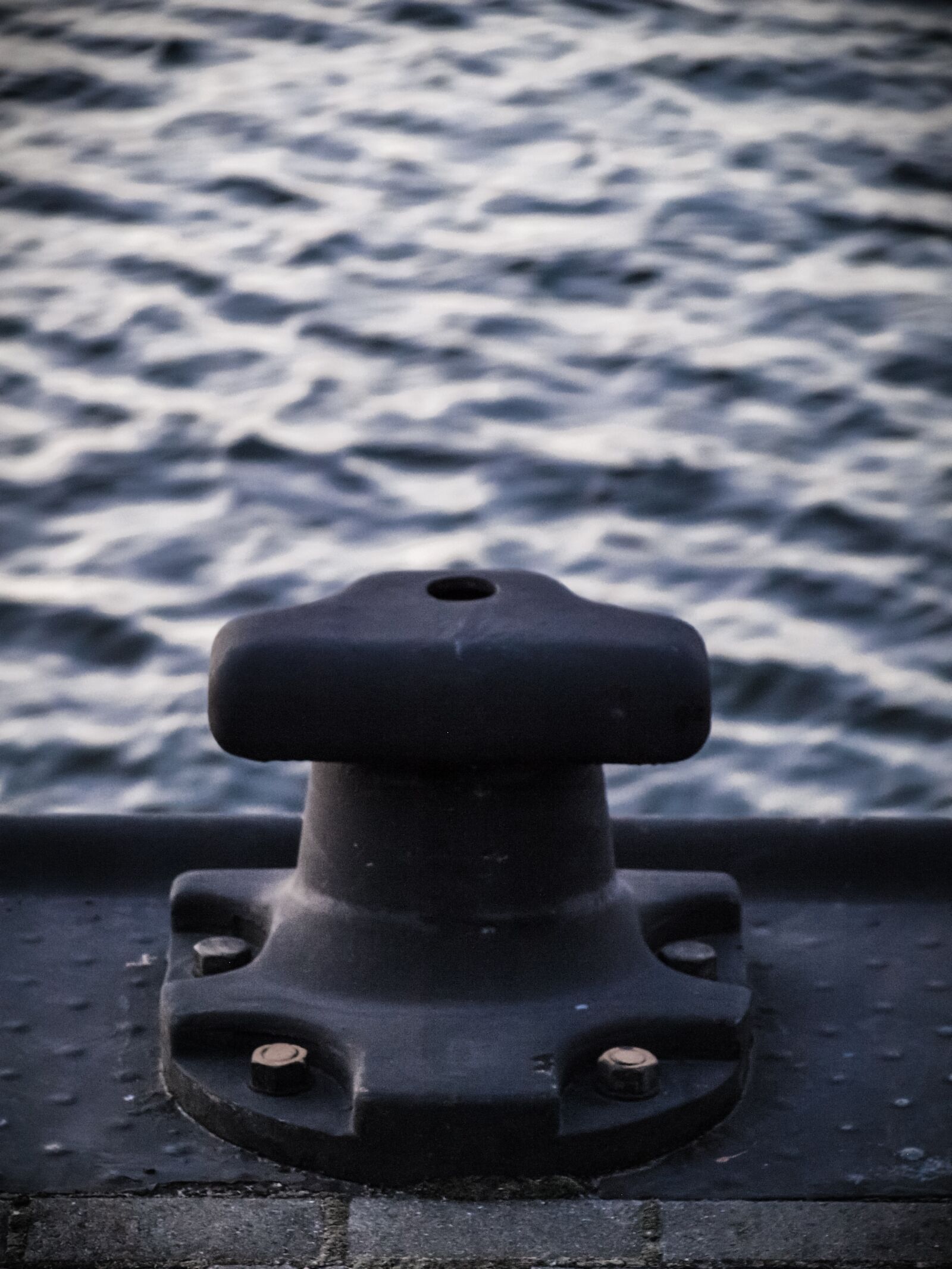 Olympus E-520 (EVOLT E-520) sample photo. Water, port, pier photography