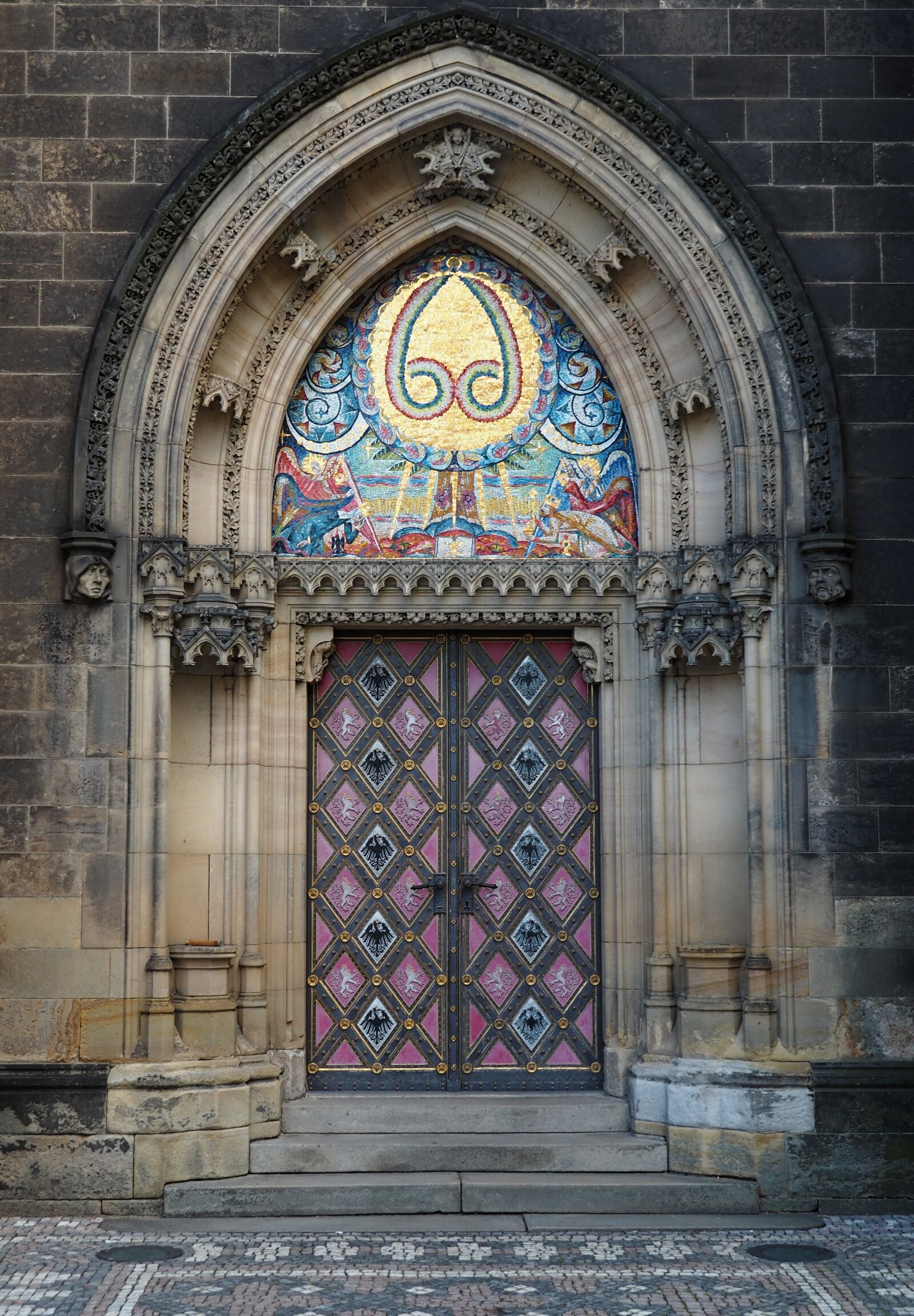Olympus PEN E-PL7 sample photo. Gateway, door, temple photography