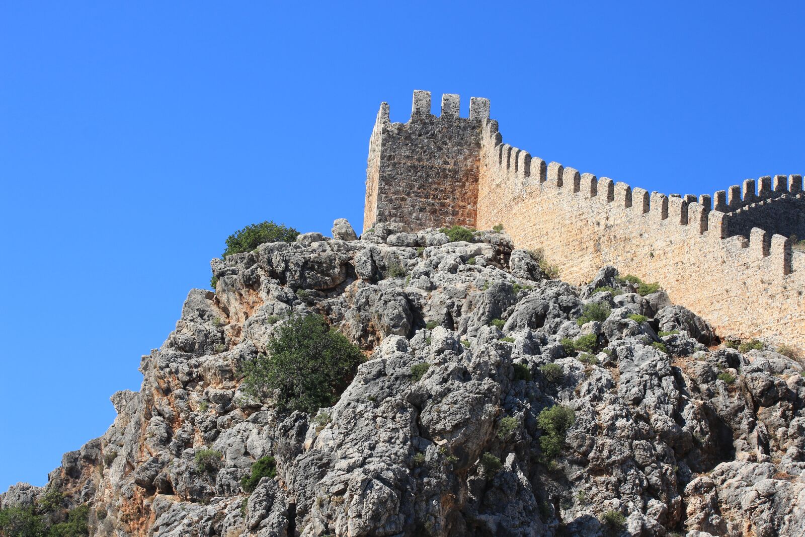 Canon EOS 650D (EOS Rebel T4i / EOS Kiss X6i) sample photo. Ruin, fortress, middle ages photography