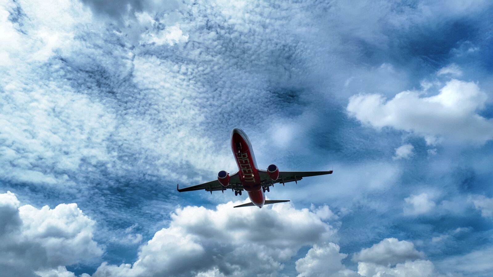 Samsung Galaxy A5(2017) sample photo. Airplane, blue, sky photography