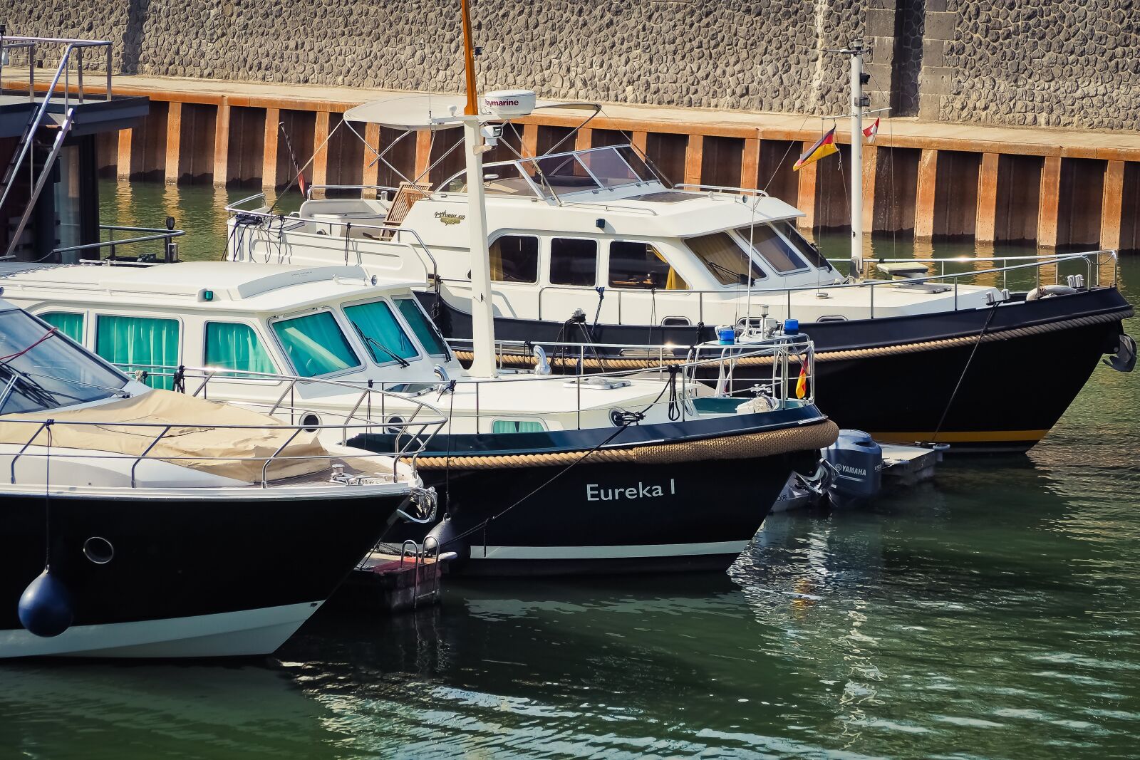 Olympus OM-D E-M10 sample photo. Waters, boats, travel photography
