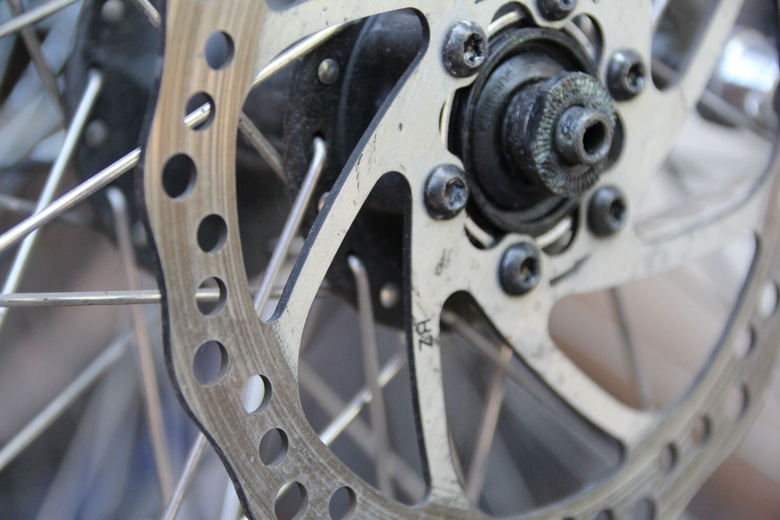 Canon EOS 1200D (EOS Rebel T5 / EOS Kiss X70 / EOS Hi) sample photo. Bike, spokes, brake photography