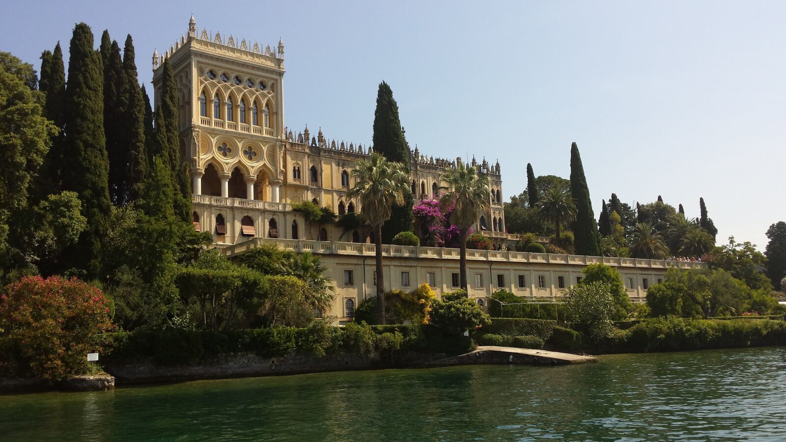 Samsung Galaxy S4 sample photo. Italy, castle, lake garda photography