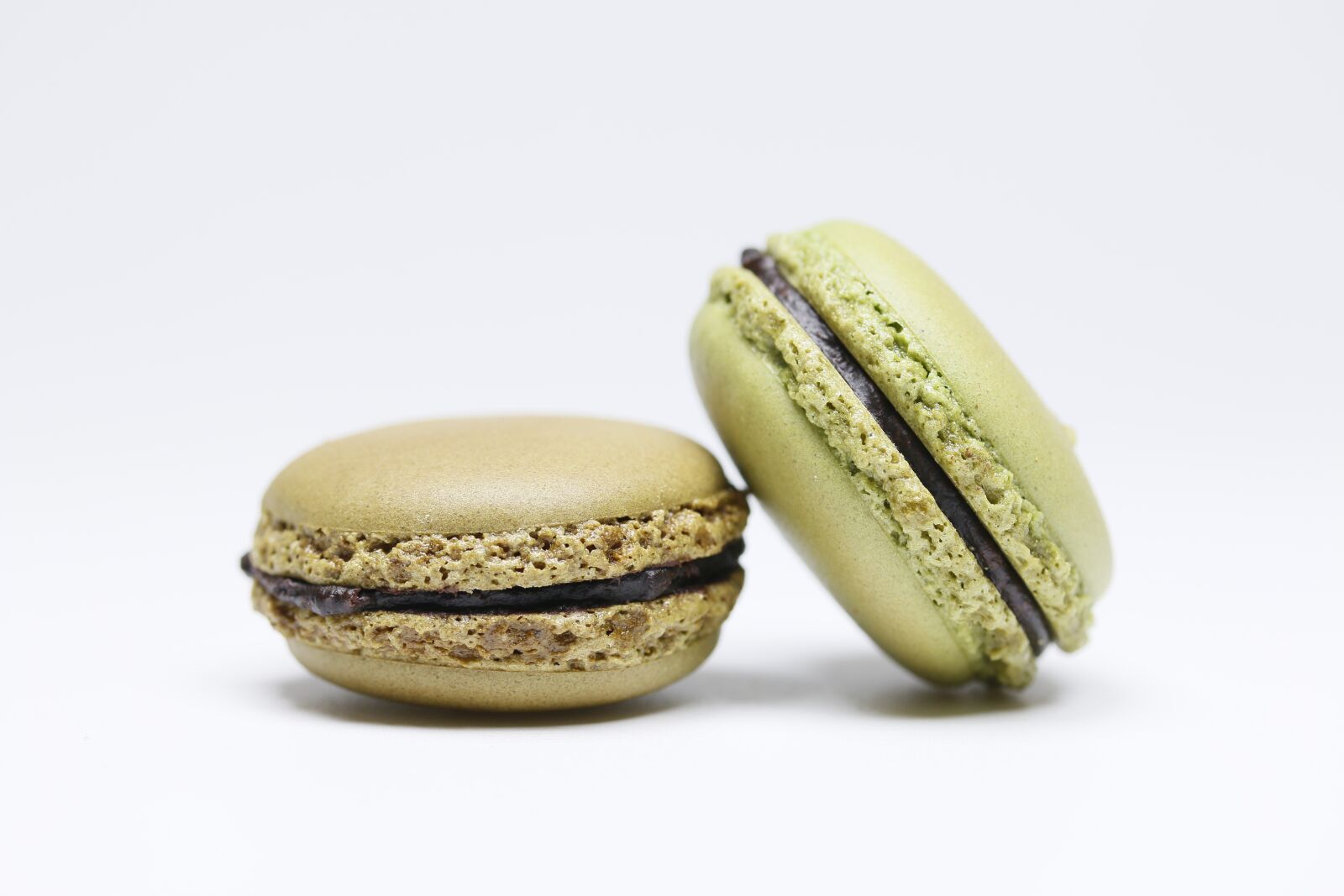 Canon EOS 70D + Canon EF-S 60mm F2.8 Macro USM sample photo. Gourmet, macaron, biscuit photography