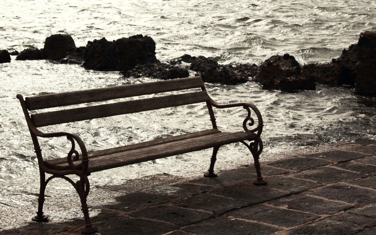 Canon EOS 1200D (EOS Rebel T5 / EOS Kiss X70 / EOS Hi) sample photo. Bench, love, sea photography