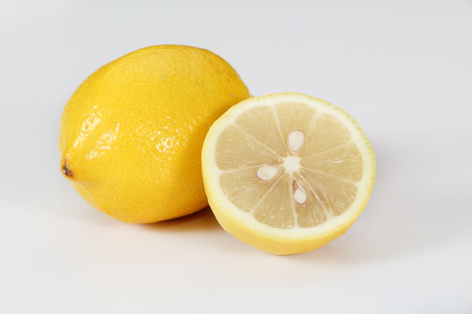 Canon EOS 1200D (EOS Rebel T5 / EOS Kiss X70 / EOS Hi) sample photo. Lemon, fruit, vegetable photography