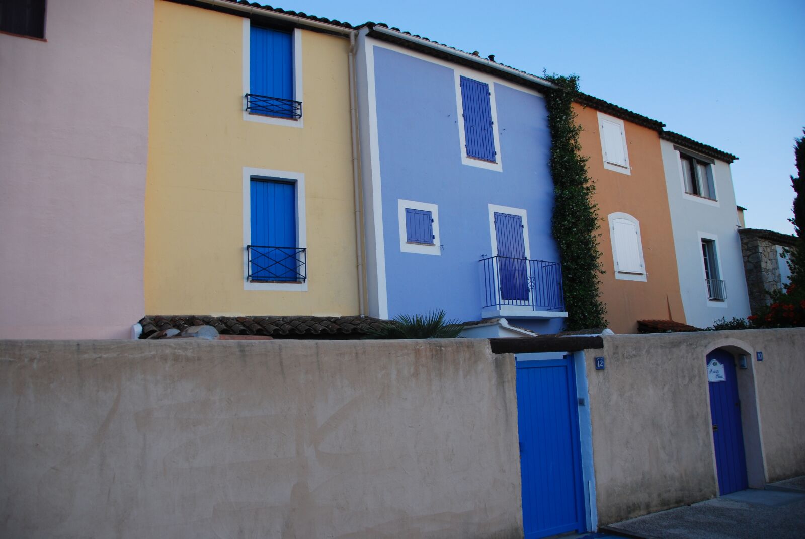 Nikon D80 sample photo. Sea, houses, grimaud photography