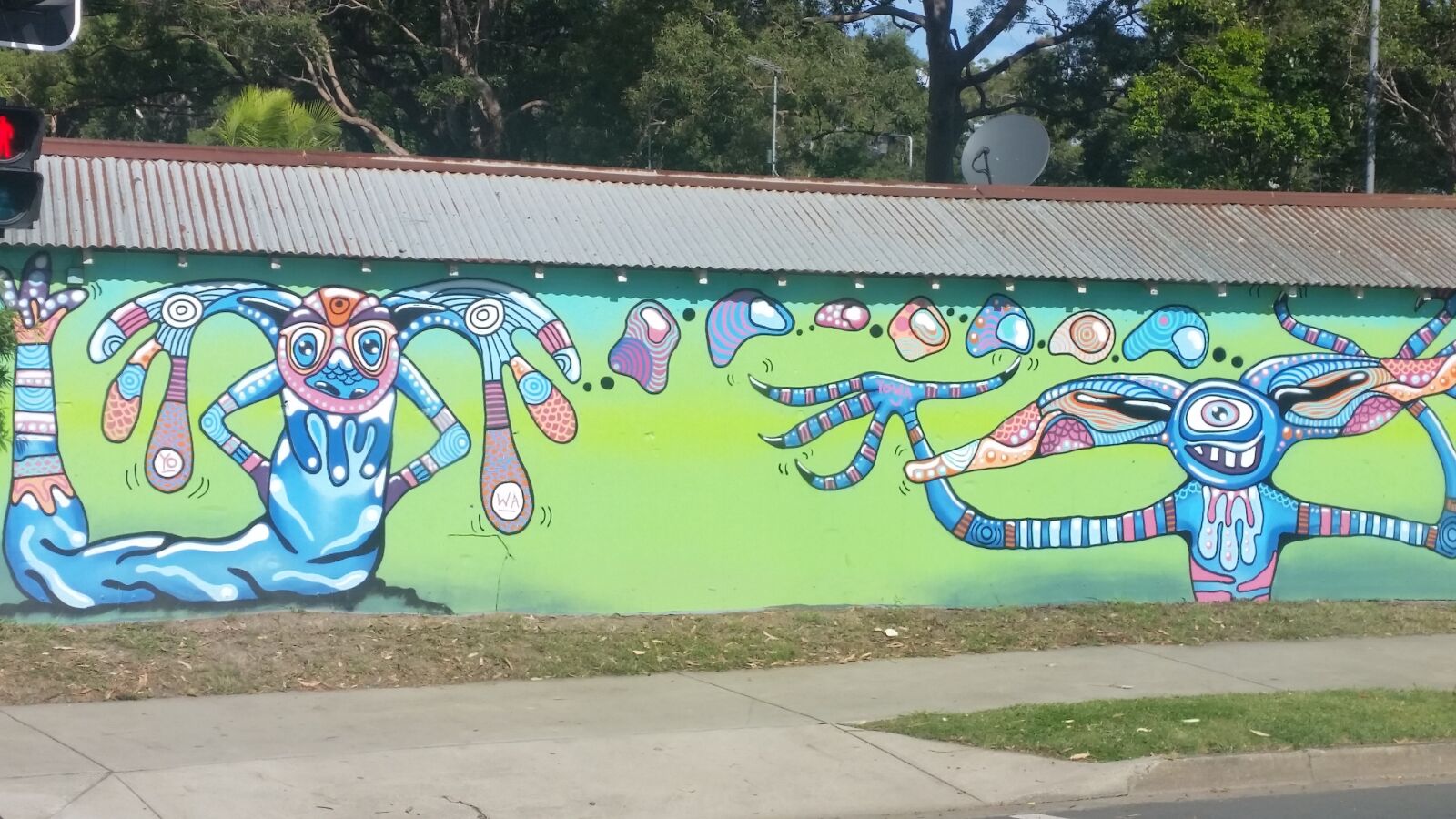 Samsung Galaxy S5 sample photo. Alien, graffiti, street art photography
