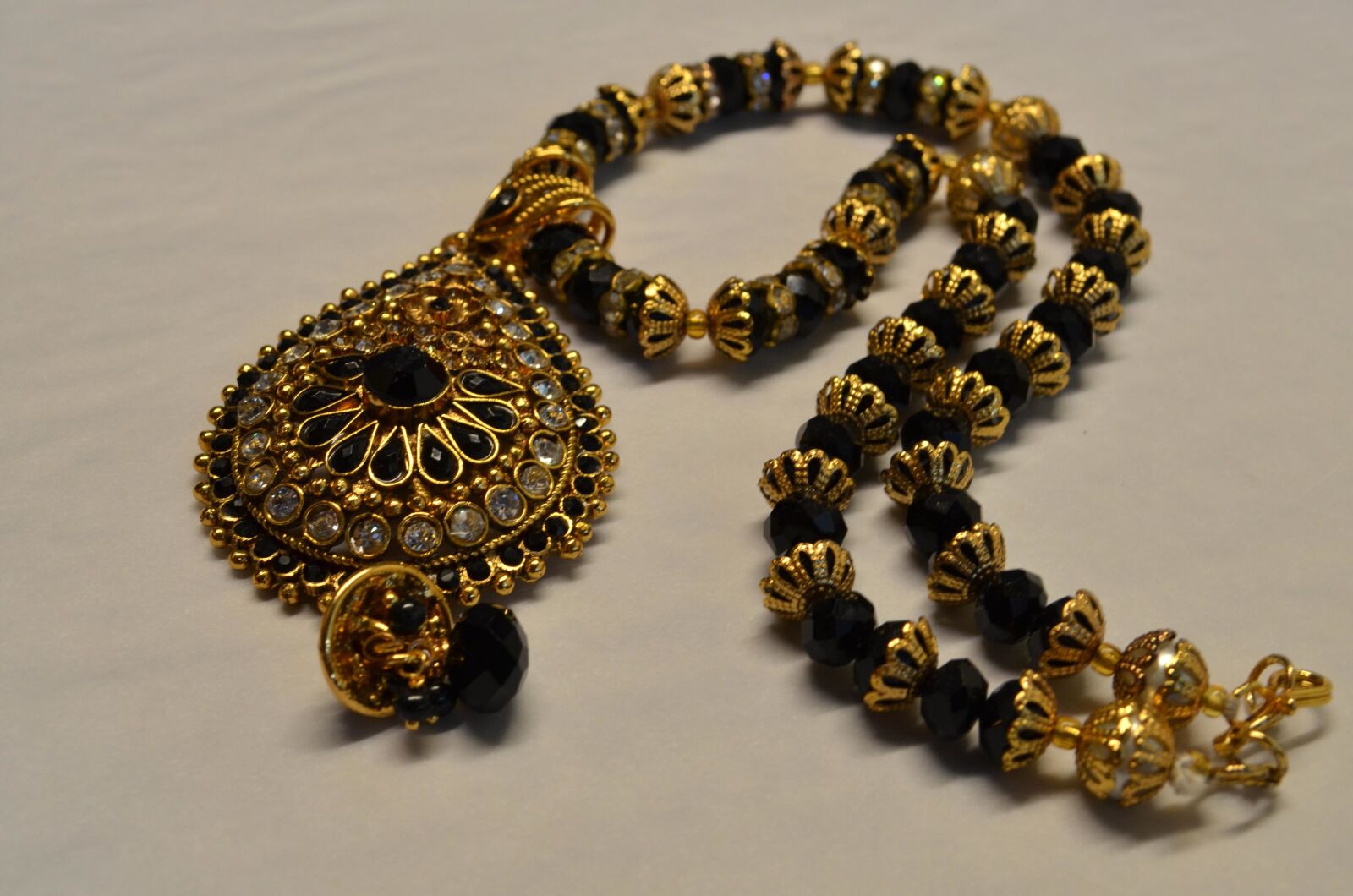 Nikon D5100 sample photo. Jewelry, necklace, decoration, gemstone photography