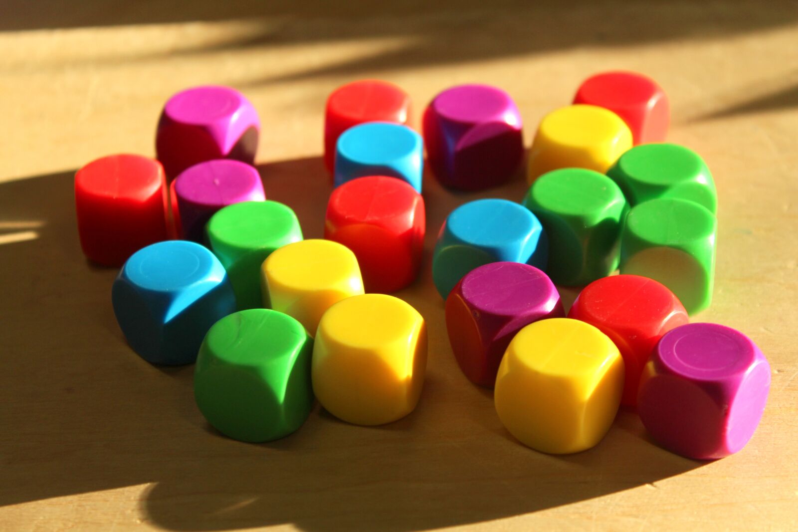 Canon EOS 1200D (EOS Rebel T5 / EOS Kiss X70 / EOS Hi) sample photo. Cubes, colorful, fun photography