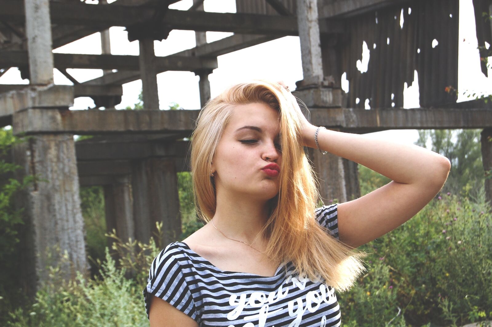 Nikon D40 sample photo. Outdoors, woman, summer photography