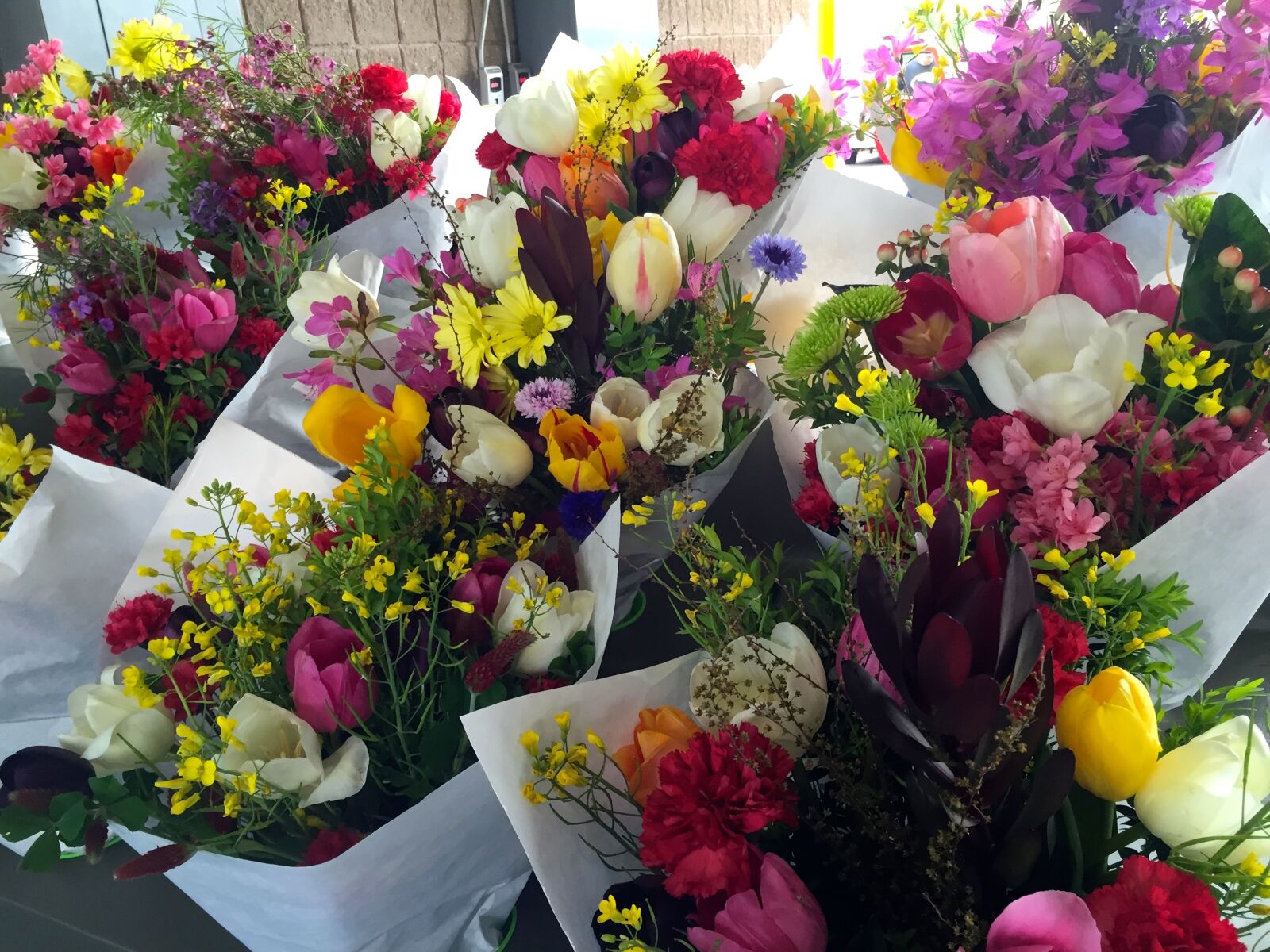 Apple iPhone 6 sample photo. Flowers, fresh, market photography
