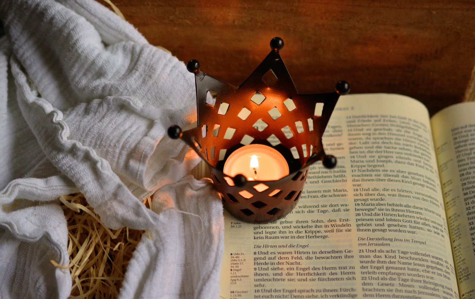 Nikon D5200 sample photo. Bible, christmas story, luke 2 photography