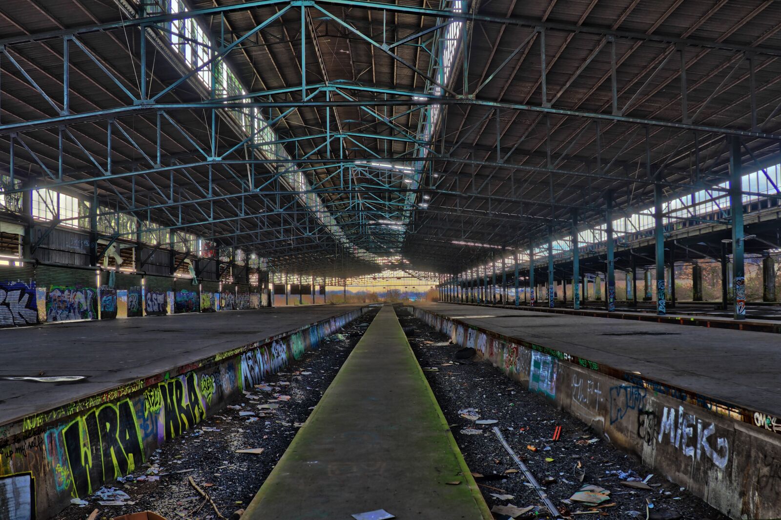 Olympus OM-D E-M10 sample photo. Abandoned, architecture, old photography