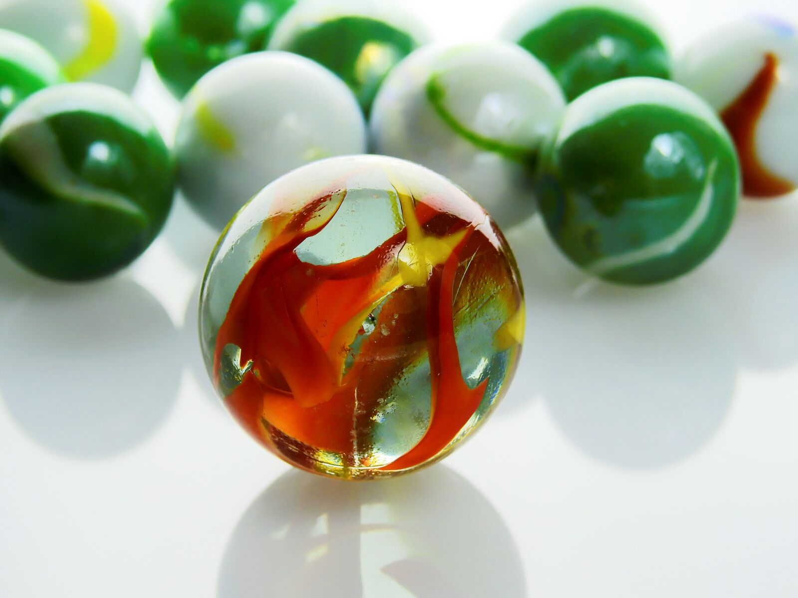 Nikon Coolpix P900 sample photo. Marbles, balls, glass photography
