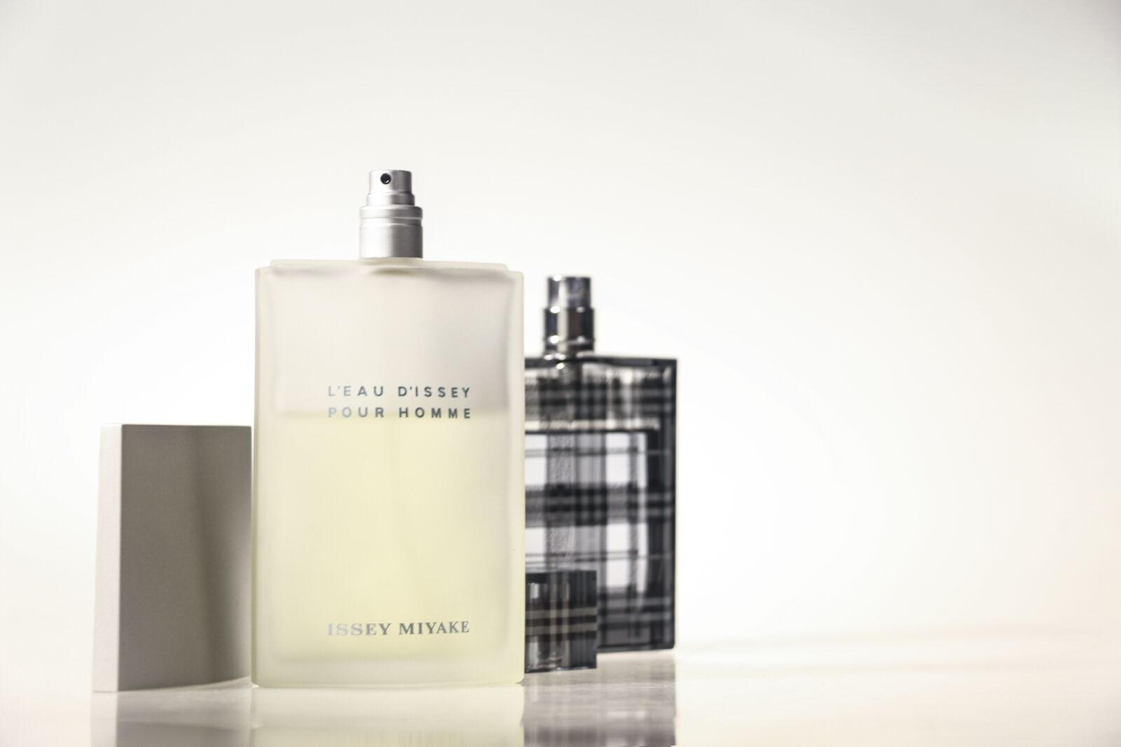 Canon EOS 70D sample photo. Perfume, still life, burberry photography