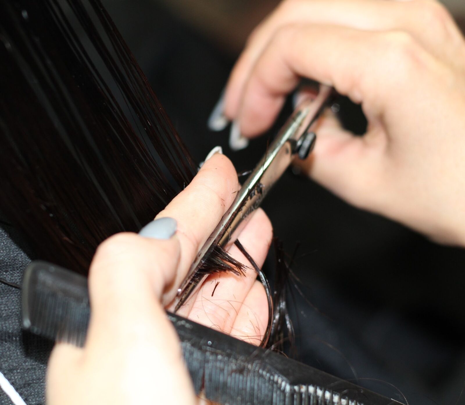 Canon EOS 700D (EOS Rebel T5i / EOS Kiss X7i) + Canon EF 50mm F1.8 II sample photo. Haircut, hairdresser, salon photography