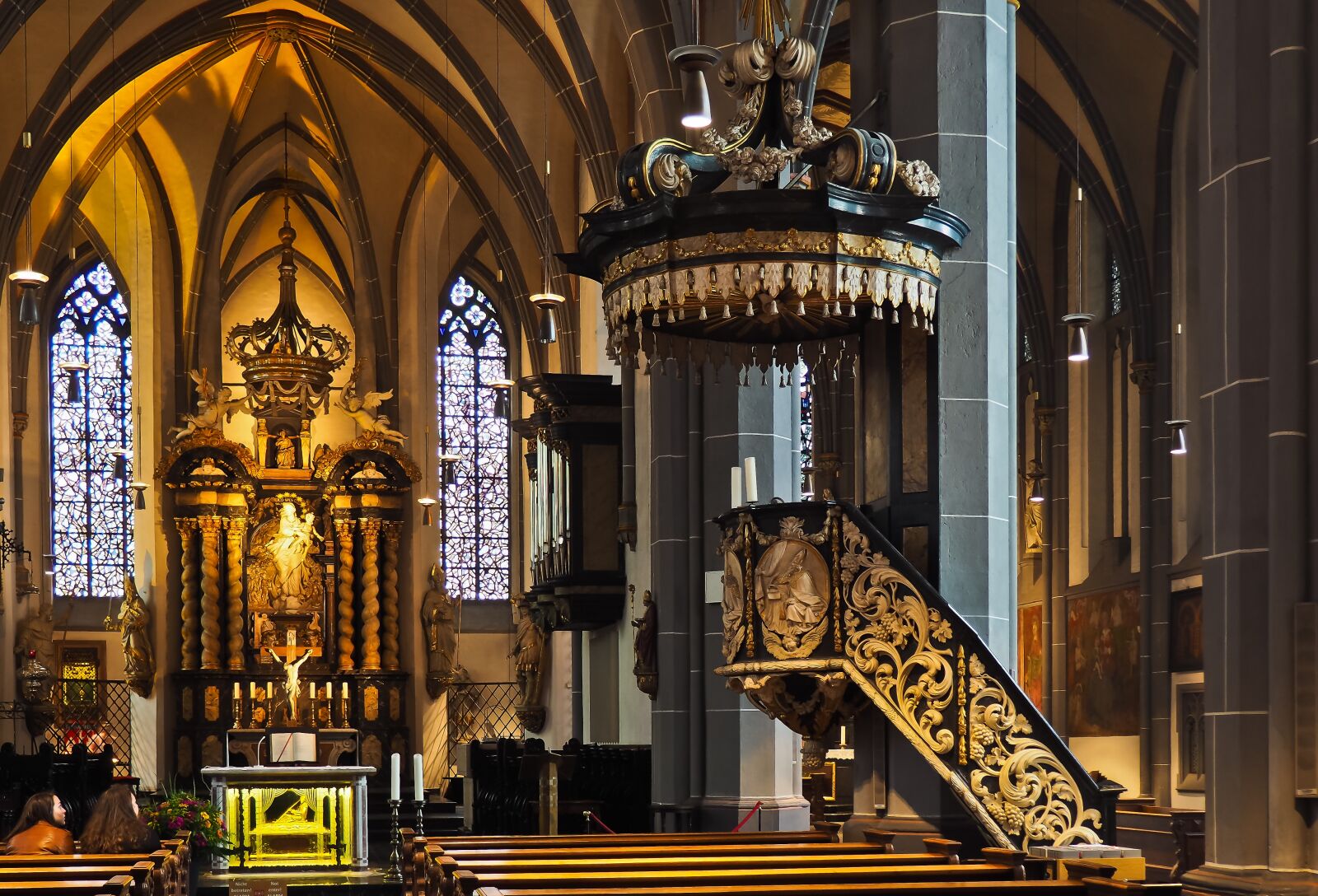Olympus OM-D E-M10 sample photo. Church, altar, christian photography