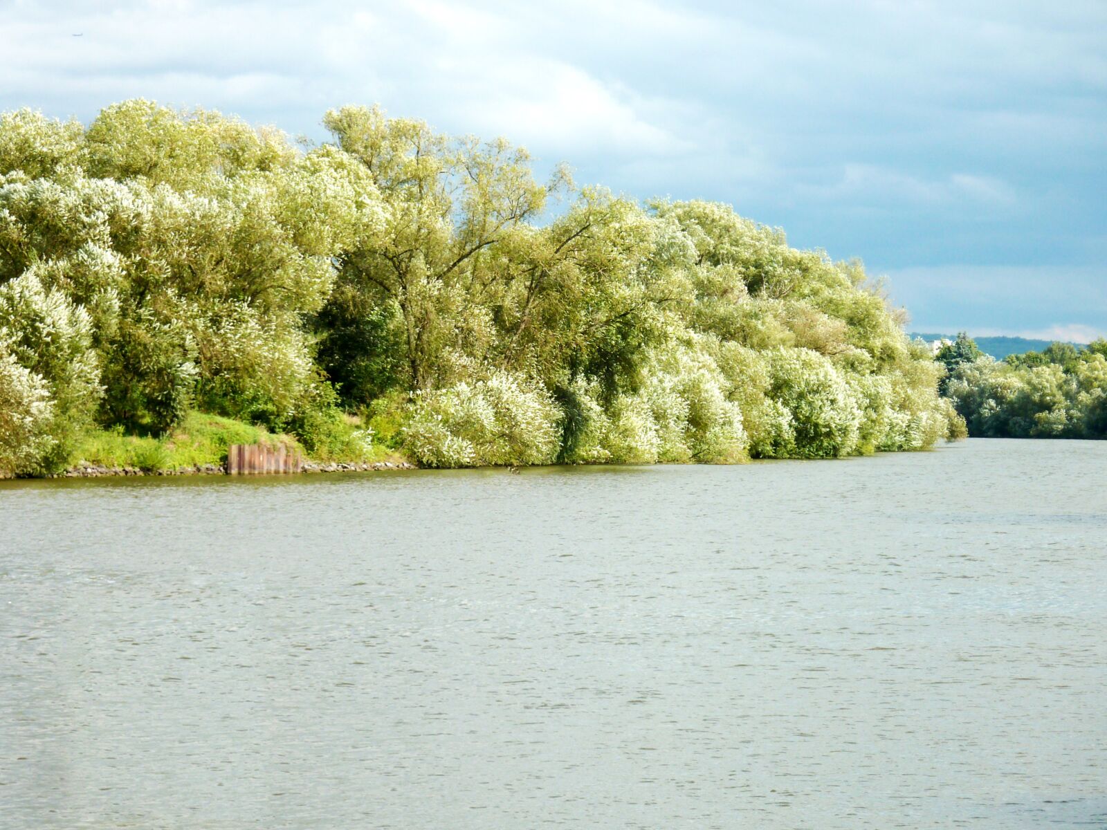 Panasonic DMC-TZ7 sample photo. River, river landscape, water photography