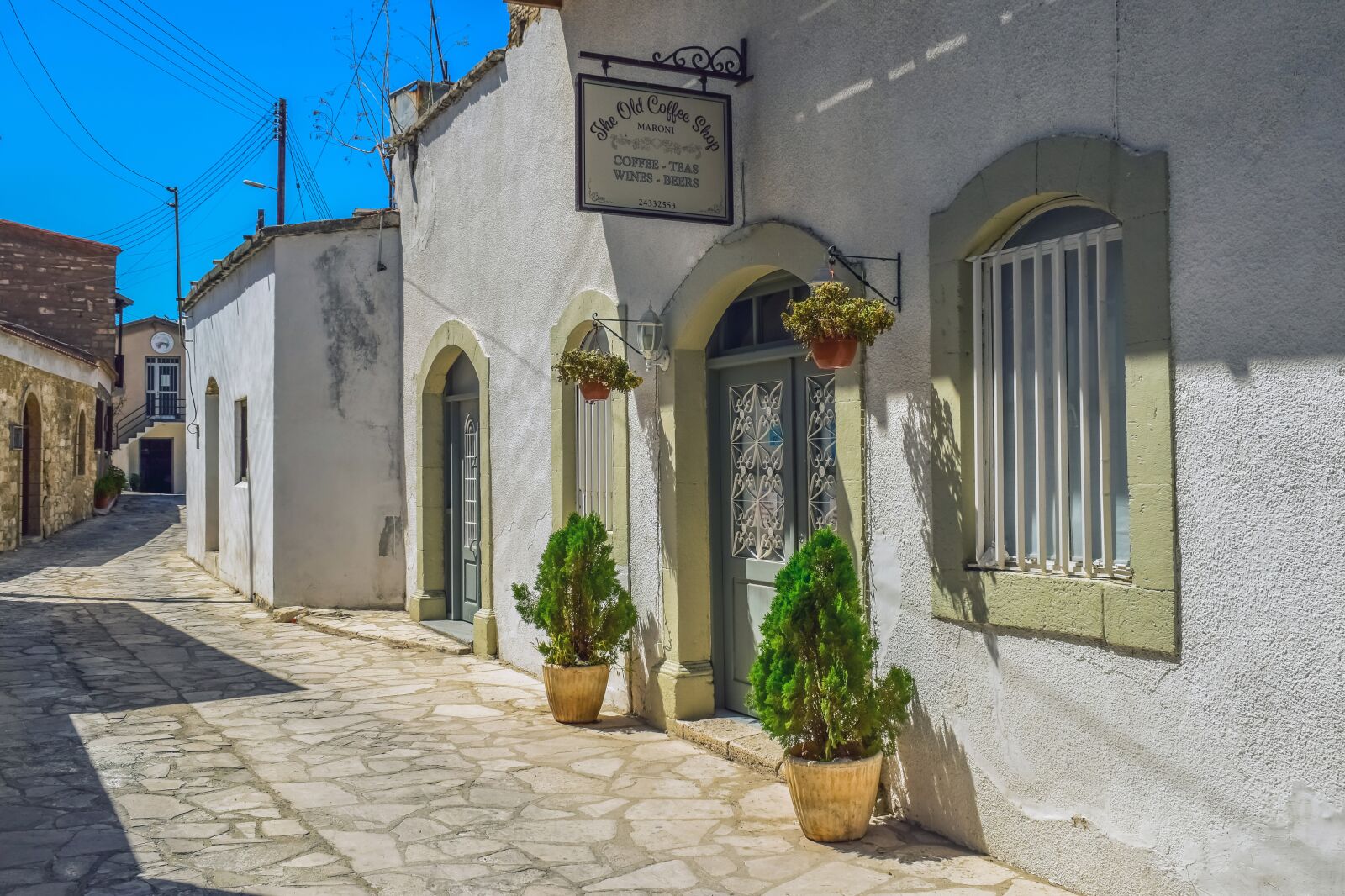 Nikon D3300 sample photo. Coffee shop, backstreet, architecture photography