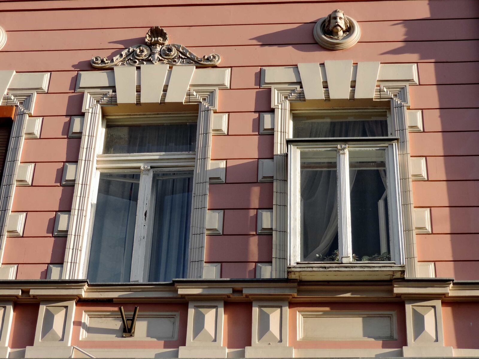 Nikon Coolpix P520 sample photo. Architecture, window, house, building photography
