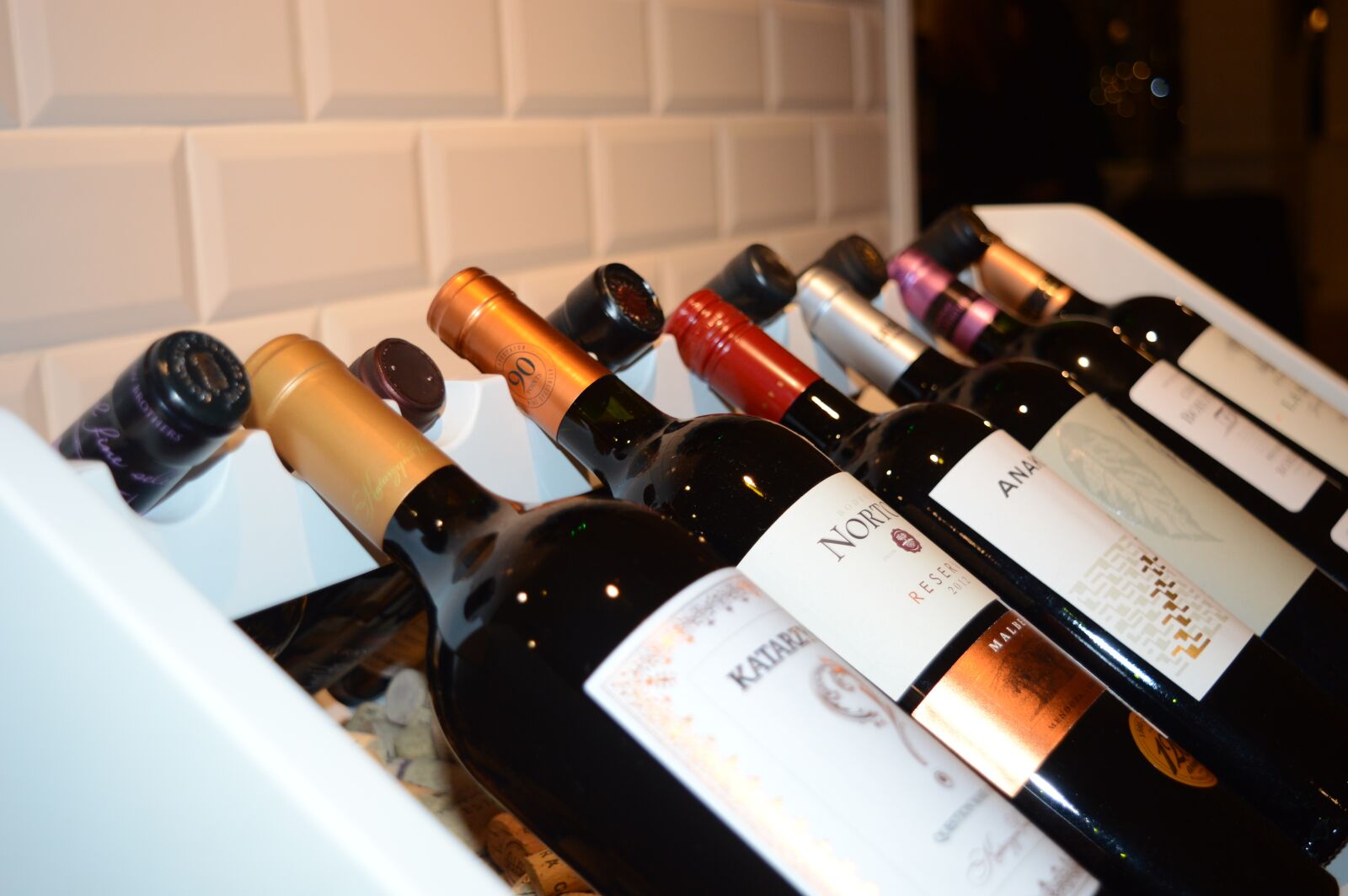 Nikon D3200 sample photo. Wine, mood, restaurant photography
