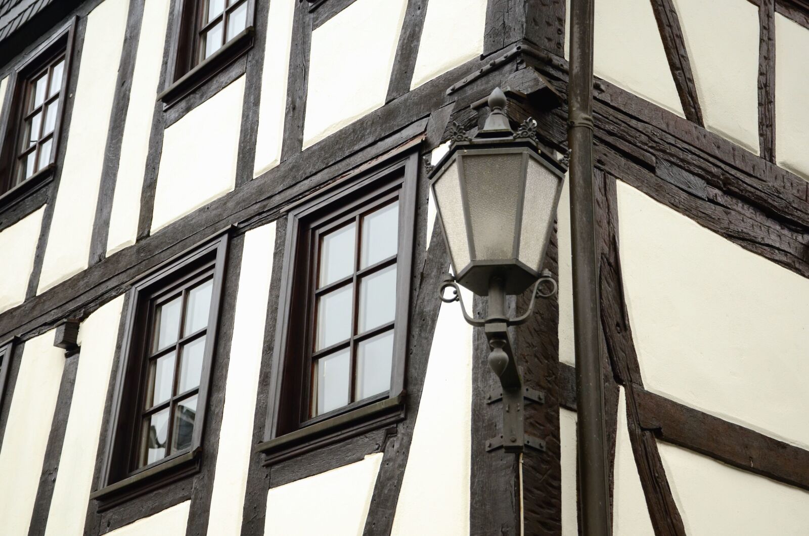 Nikon D5100 sample photo. Building, window, architecture, facade photography