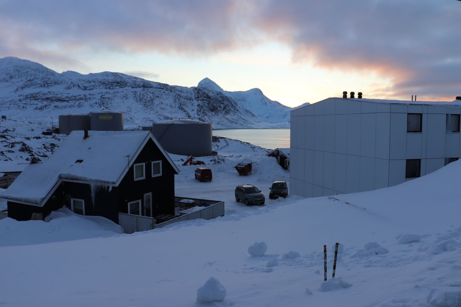 Canon EOS 200D (EOS Rebel SL2 / EOS Kiss X9) sample photo. Nuuk, greenland, winter photography