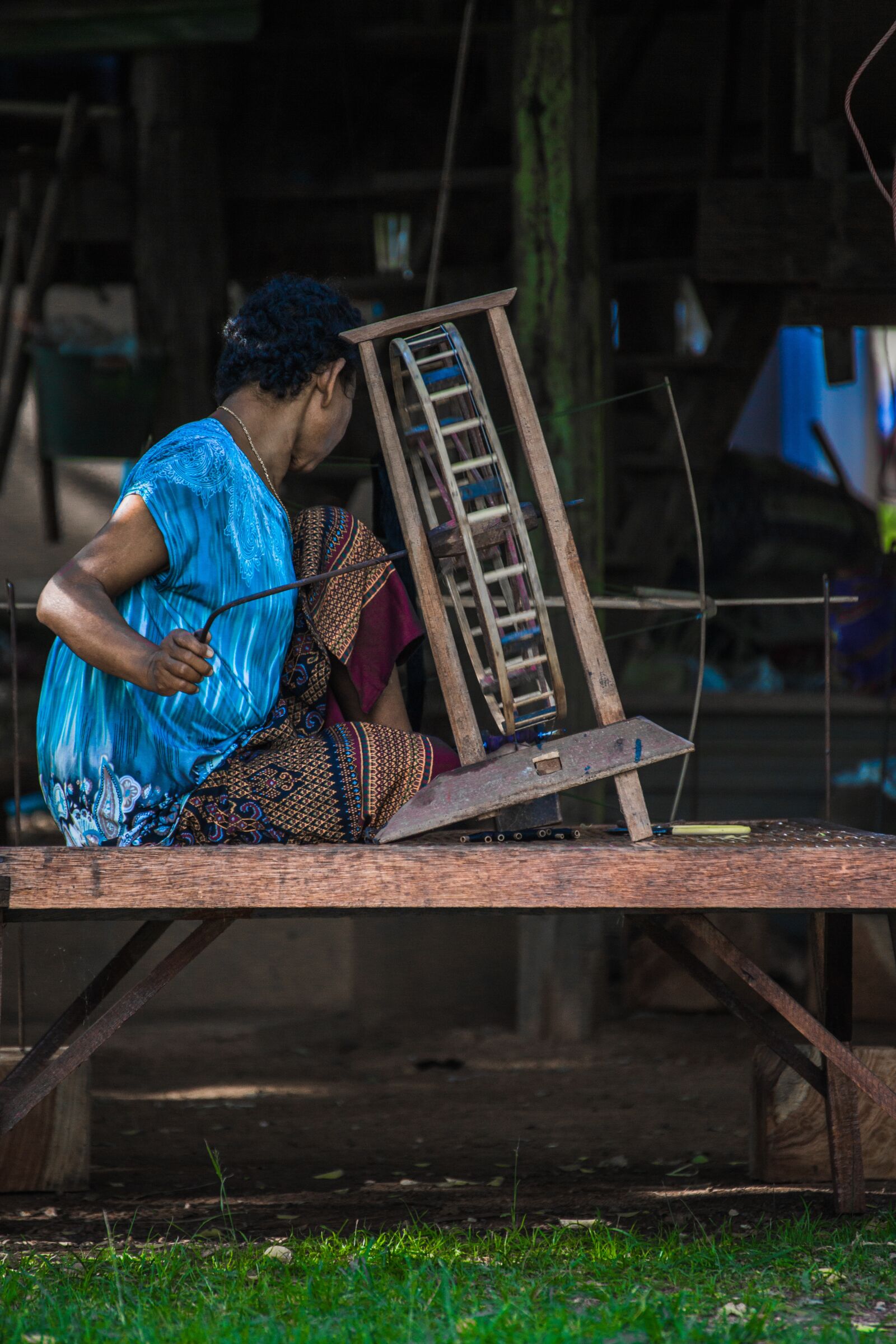 Canon EOS 5D Mark III sample photo. Weaving, woman, north east photography