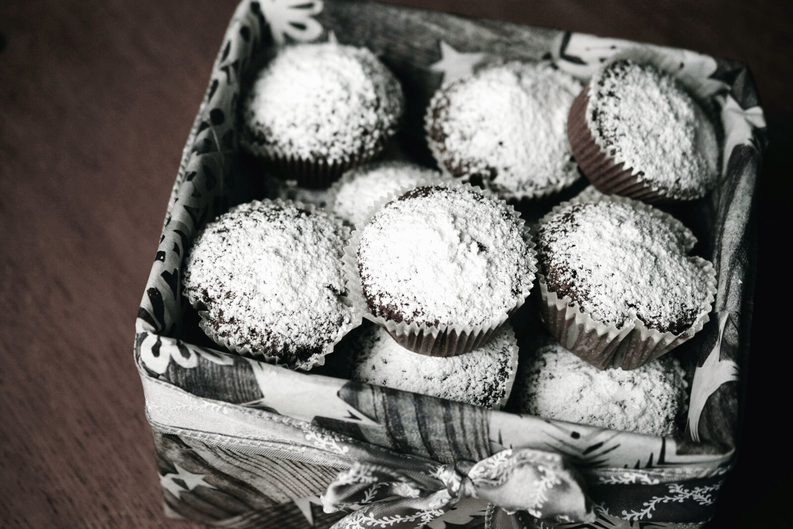 Nikon D5200 sample photo. Cake, sweet, dessert, box photography