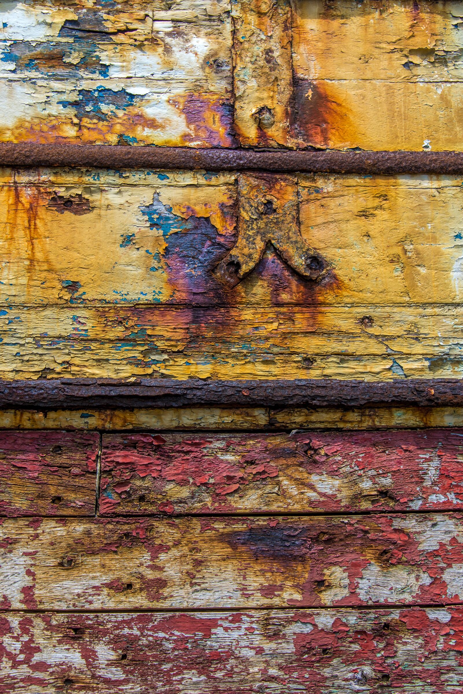 Nikon D610 sample photo. Texture, wood, peeling paint photography