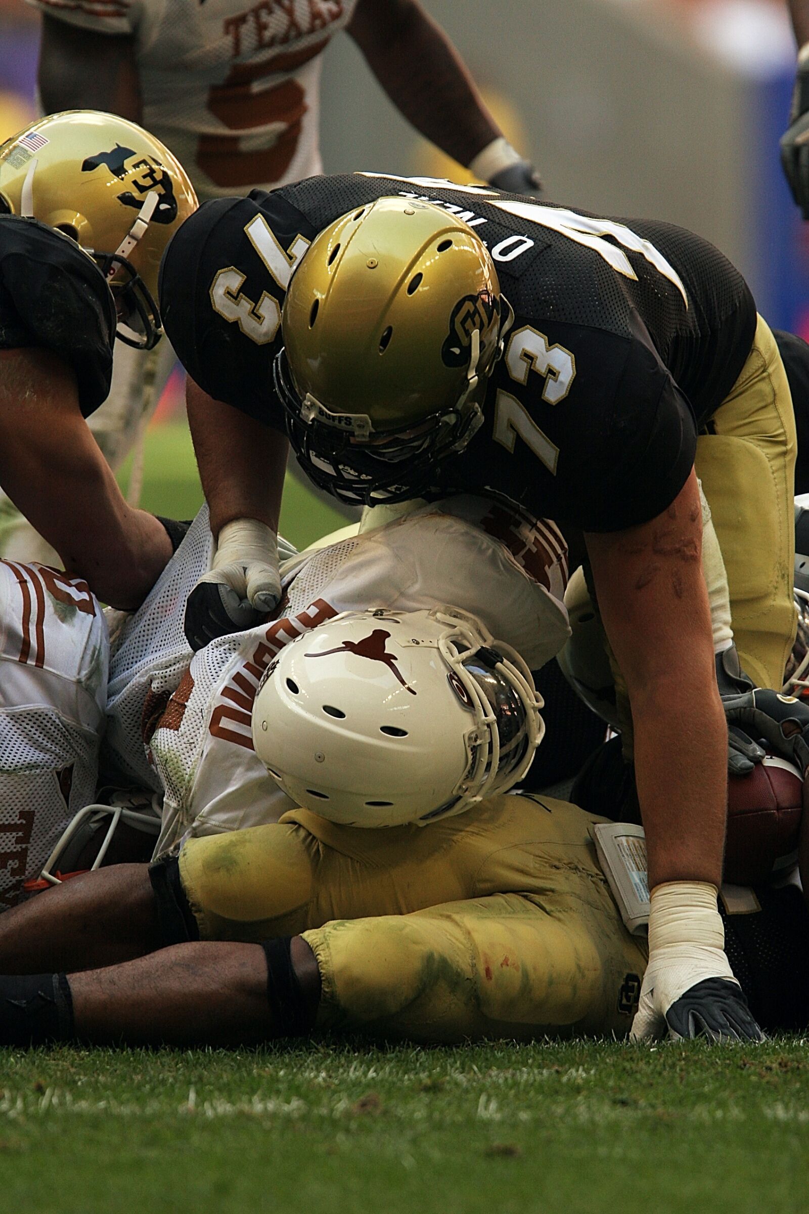 Canon EOS 20D sample photo. Football, pile up, action photography
